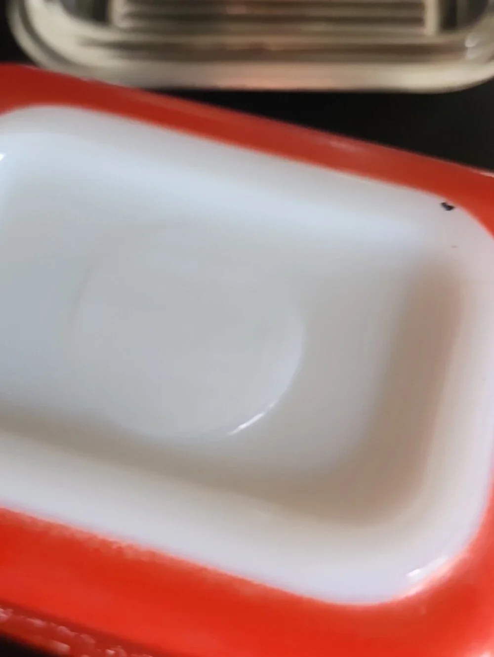 Set of 2 Pyrex Vintage Glass Refrigerator Dishes with Lids - Picture 8 of 12